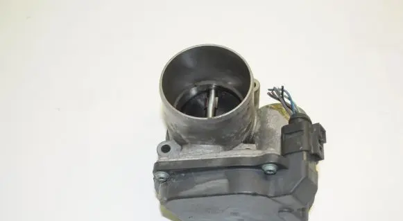 Volkswagen Golf VI Throttle valve