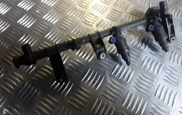 Renault Megane I Fuel injector 7700864726 866313