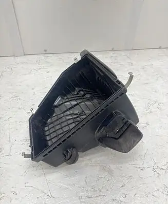 BMW 2 F22 F23 Air filter box 8601678