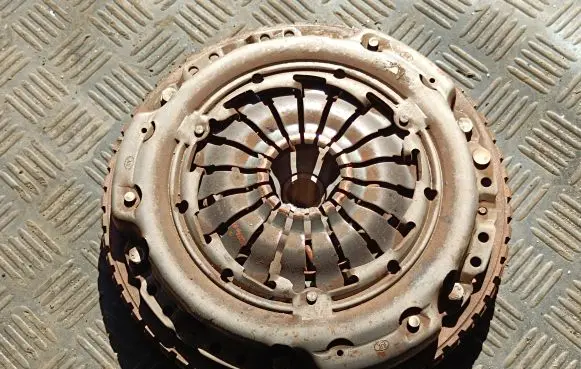 Mercedes-Benz Citan W415 Pressure plate 301016758R