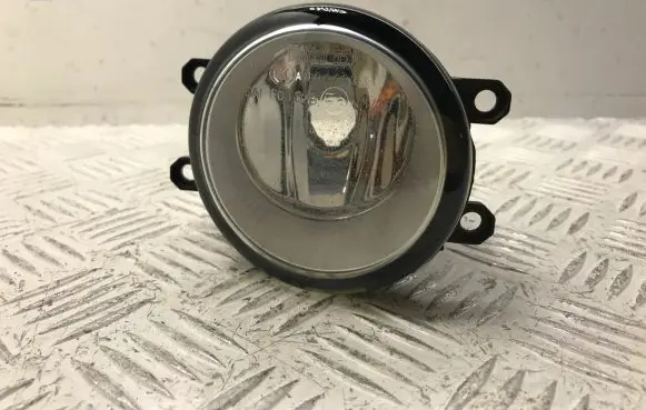 Toyota Auris 150 Front fog light 812100D041 812100D042