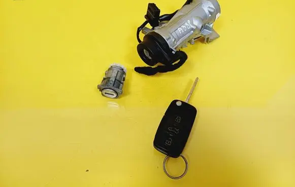 Audi A3 S3 8P Ignition lock 1K0905851 1K0905865