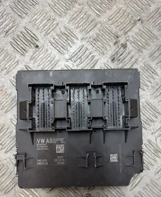 Volkswagen PASSAT B7 Comfort/convenience module 3AA937087