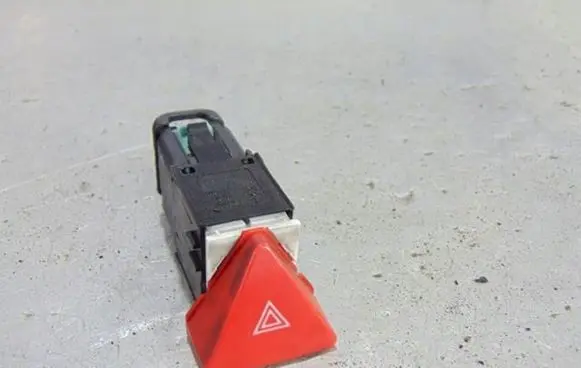 Volkswagen Touran I Hazard light switch