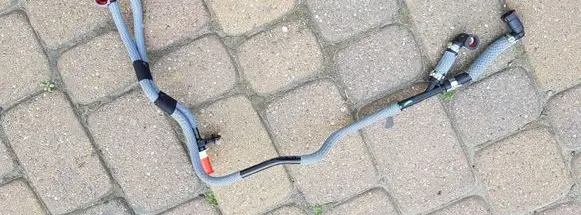 Renault Trafic III (X82) Fuel injector supply line/pipe 