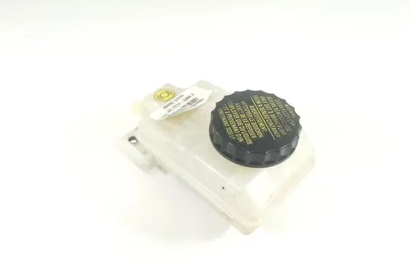 Brake fluid reservoir