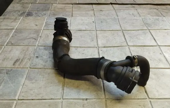BMW X6 E71 Engine coolant pipe/hose 7790743