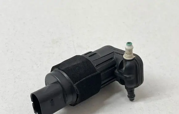 Porsche Macan (95B) Windscreen/windshield washer pump 1K6955651 73553612