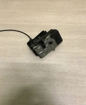 Nissan Primastar Front door lock 91166229
