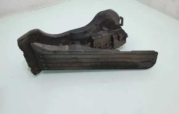 Volkswagen PASSAT B6 Accelerator throttle pedal 1K1723503L