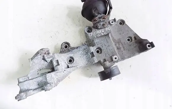 Dodge Caliber Engine mounting bracket