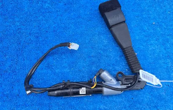 BMW X3 F25 Front seatbelt buckle 7256646