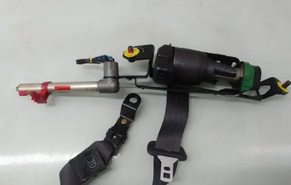 Volvo S60 Front seatbelt 30662993