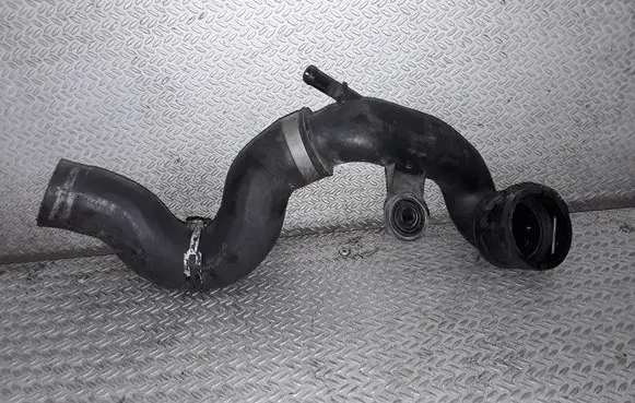 Volkswagen Touareg I Engine coolant pipe/hose 7L6122291