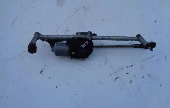 Volkswagen Jetta VI Front wiper linkage and motor