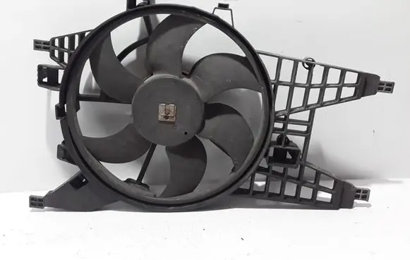 Renault Kangoo II Radiator cooling fan shroud 8200536235