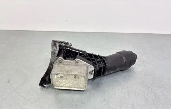BMW 3 G20 G21 Oil filter mounting bracket 8580414