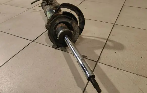 Jeep Patriot Front shock absorber/damper P68058844AB
