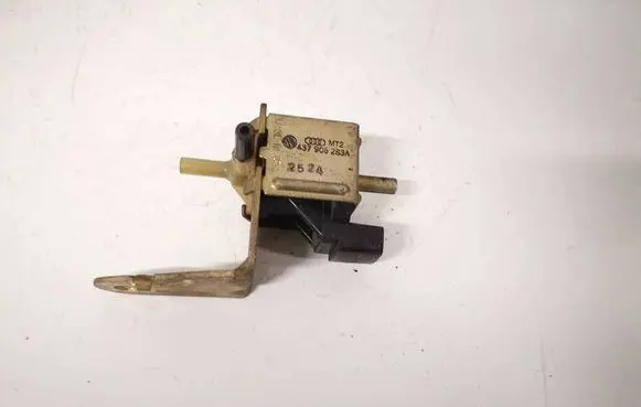 Audi A4 S4 B5 8D Turbo solenoid valve 437906283A