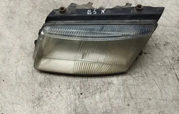 Volkswagen PASSAT B5 Headlight/headlamp 14742500
