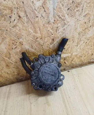 Volkswagen PASSAT B6 Vacuum pump 03G145209