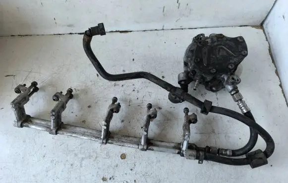 Volkswagen Multivan T5 Fuel injection high pressure pump