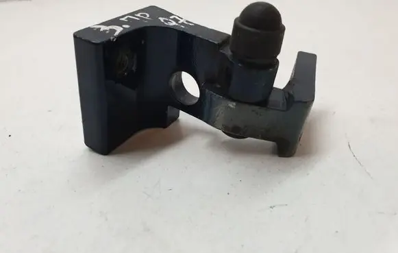 Audi Q7 4L Rear door upper hinge