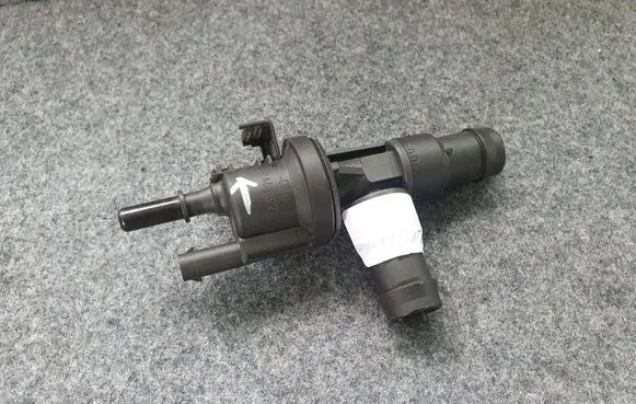 BMW 3 G20 G21 Vacuum valve 7643106 0280142544
