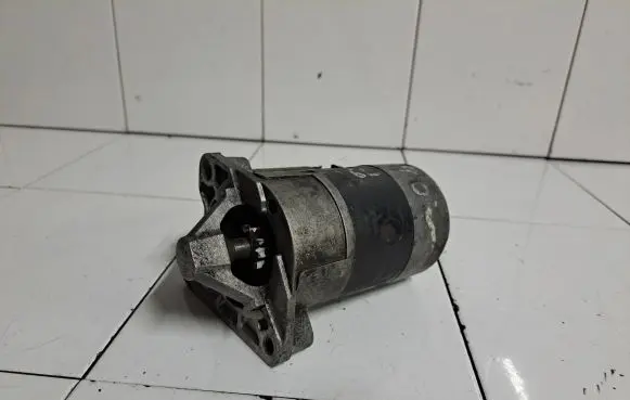 Renault Megane I Starter motor M002T13281