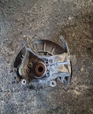 Volkswagen PASSAT B7 Front wheel hub