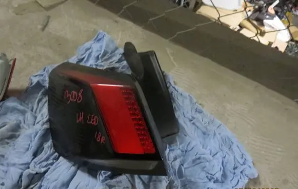 Peugeot 3008 II Rear/tail lights 700615921