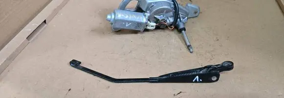 Suzuki Ignis Rear window wiper mechanism 3881086G00 3882180G00