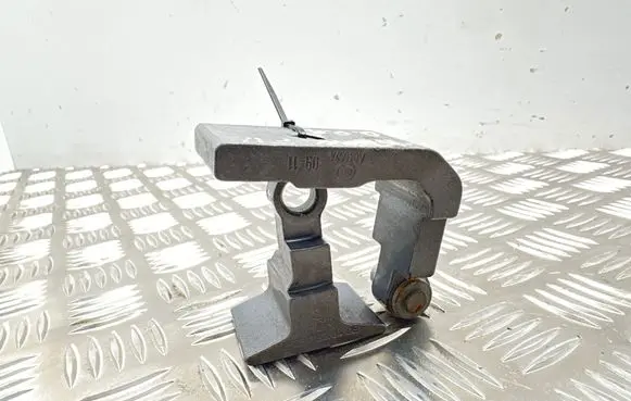BMW 5 F10 F11 Rear door upper hinge 7185634