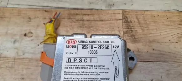 KIA Cerato Airbag control unit/module 959102F200