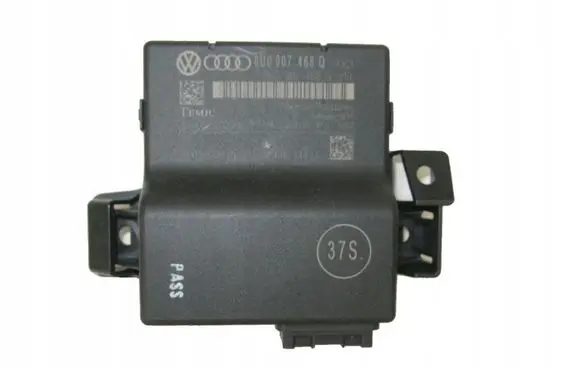 Audi Q3 8U Gateway control module 8U0907468Q