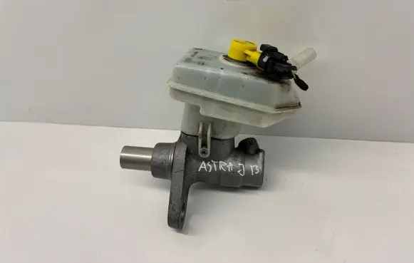 Opel Astra J Master brake cylinder 41550110
