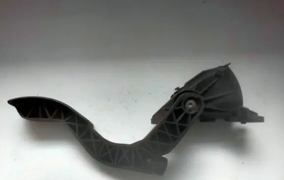 Volkswagen PASSAT B5 Accelerator throttle pedal 8D1723523 6PV00777006