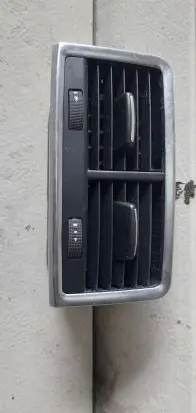 Audi Q7 4L Rear air vent grill 4L0819203