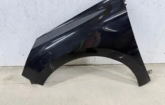 Renault Clio V Fender 631015379R