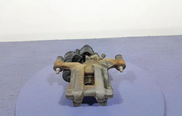 Alfa Romeo 33 Rear brake caliper BCKA26990A