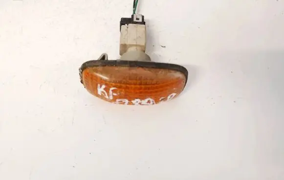 Nissan Primera Front fender indicator light 236523