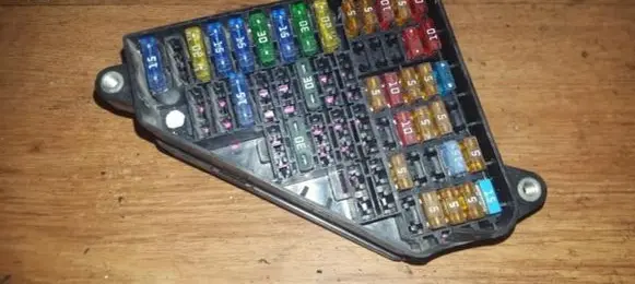 Volkswagen Polo Fuse box set 0446508119