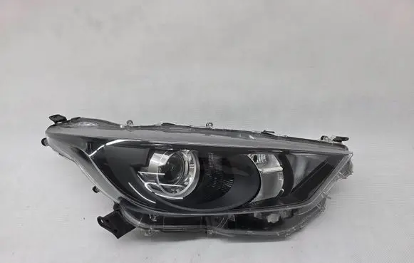 Toyota Yaris XP210 Headlight/headlamp