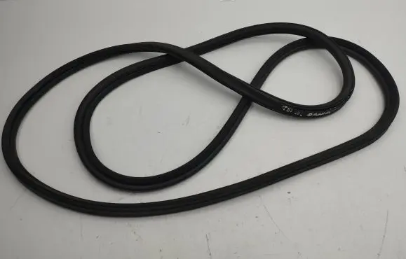 Trunk rubber seal (body)