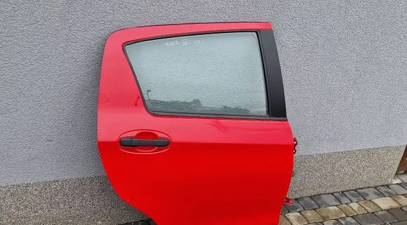 Toyota Yaris Rear door 