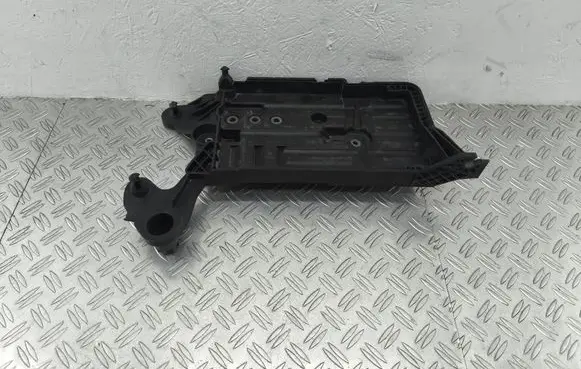 Seat Leon (5F) Battery tray 5Q0915321J 5Q0915331K