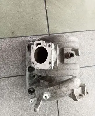 Opel Corsa B Intake manifold 90570947