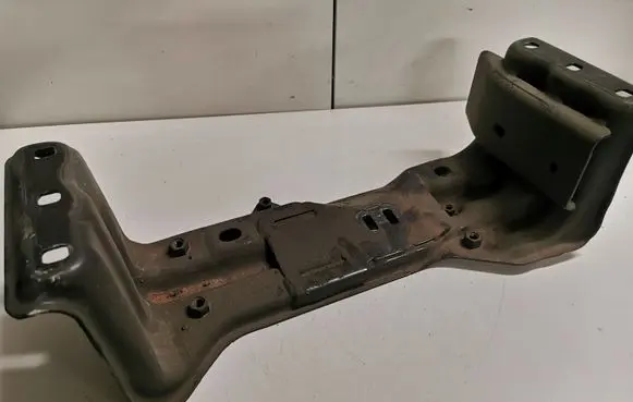 Dodge Durango Gearbox mounting bracket