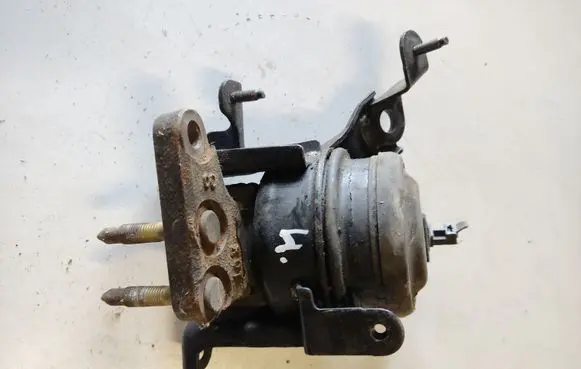 Toyota Corolla Verso E121 Engine mount bracket 1234527020