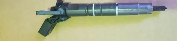Mercedes-Benz A W176 Fuel injector 0445117035-KG